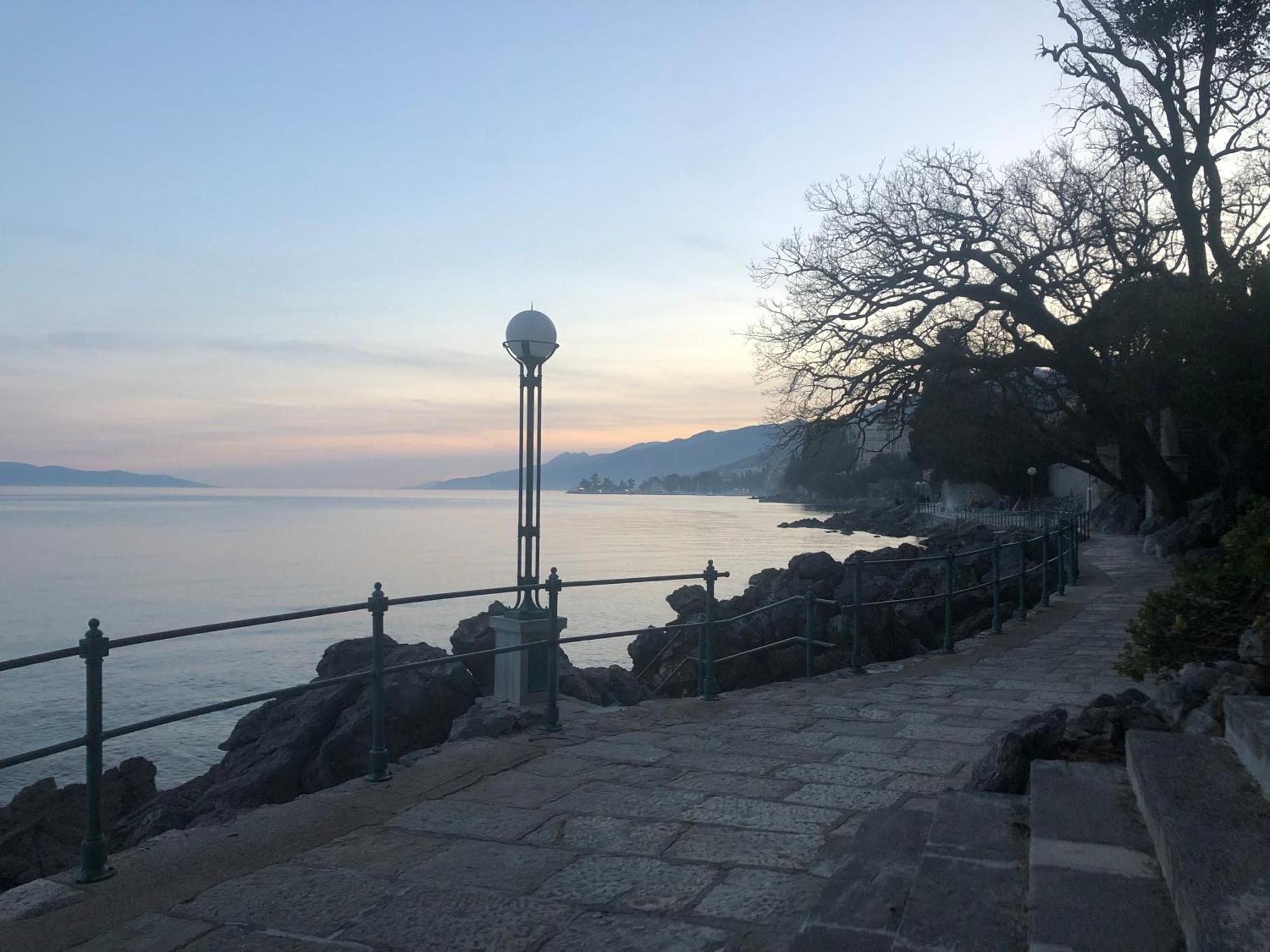 Artspace Location-Opatija-3 Bedroom House With Rooftop Garden By Beach Buitenkant foto